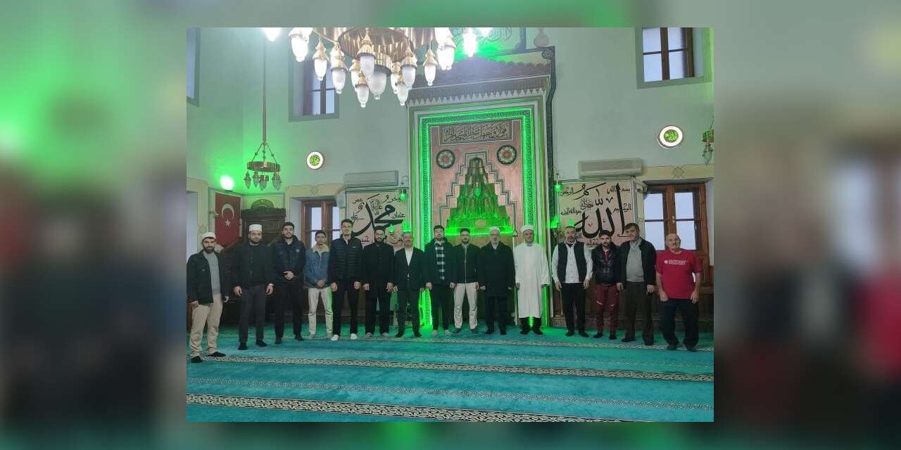 İl Müftüsü Dikmen, gençlerle sabah namazında buluştu