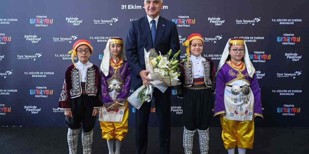 Antalya’da Kültür Yolu heyecanı başladı: Bakan Ersoy 440’tan fazla etkinliğin açılışını yaptı
