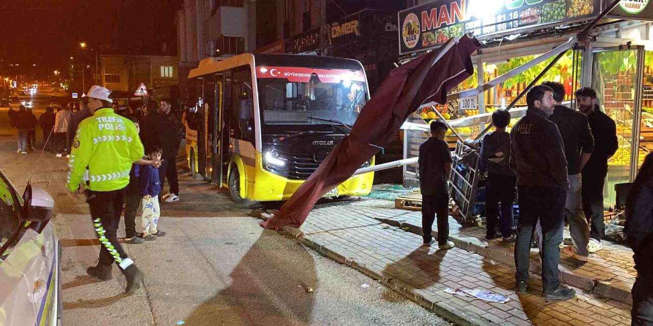 Bursa’da freni boşalan minibüs dehşet saçtı