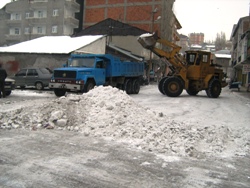 SARIKAMIŞ'TA 'KAR KOMANDOLARI' İŞ BAŞINDA