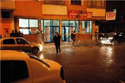 Kars’ta bir alışveriş merkezine Molotof kokteyl atıldı