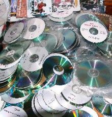 238 bandrolsüz CD ele geçirildi
