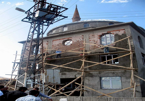 Digor'da Köylüler Camii Yaptırıyor