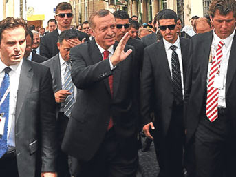 Erdoğan: Kolay kolay adam yemeyiz