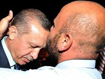 Erdoğan Libya'da Alnından Öptürdü