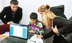 Kars’ta minik kalplerle el ele verdiler.