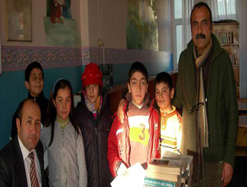 Halk kütüphanesinden öğrencilere büyük hizmet