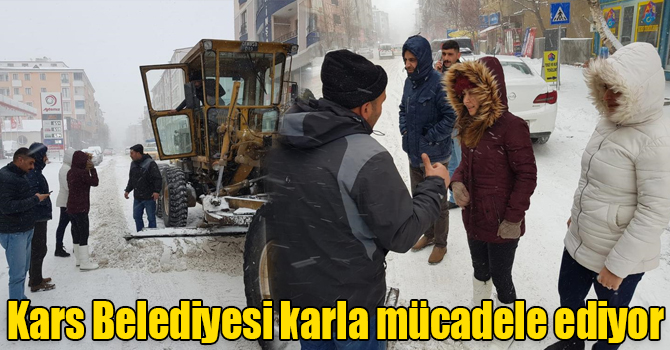 Kars Belediyesi karla mücadele ediyor