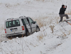 Digor Yolu’ndaki buzlanma nedeniyle TIR’lar yolda mahsur kaldı