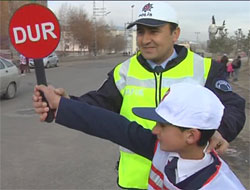 Kars'ta Minikler, Okul Geçidi Görevlilerine başladılar