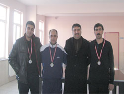 Kars'ta Sultan Alparslan Koleji Velilerine Masa Tenisi Turnuvası  düzenledi.