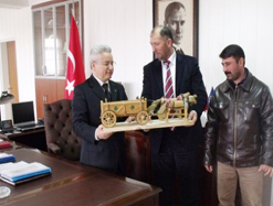 VALI TEKMEN'E AT ARABASI