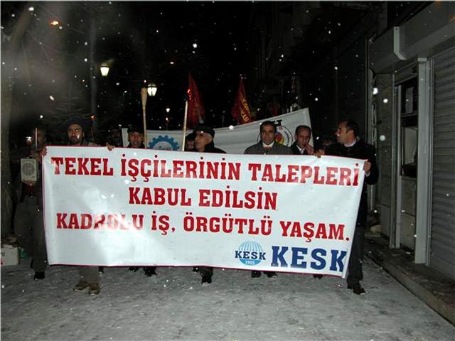 TEKEL işçileri için kar altında meşaleli yürüyüş‏