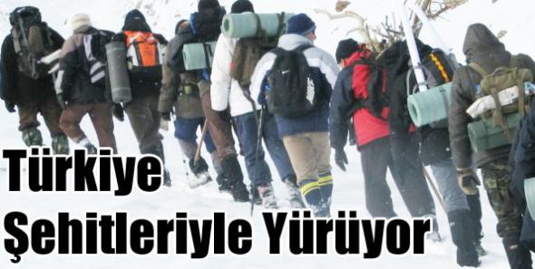 Türkiye Şehitleriyle Yürüyor