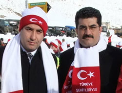 Türkiye şehitleriyle yürüdü