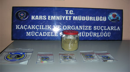 1040 gr toz ve 19,17 gr kubar esrar maddesi