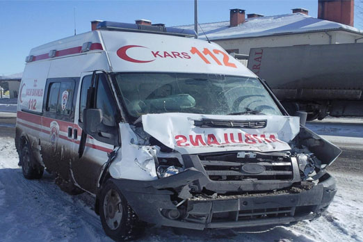 Kars 112 Erzurum Yolunda Kaza Yaptı