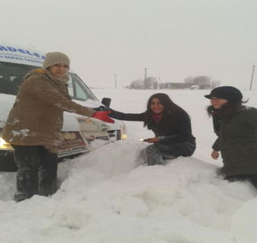 Kars'ta Öğretmenler Yolda Kaldı
