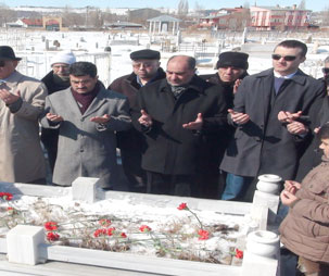 Daşdelen mezarı başında anıldı
