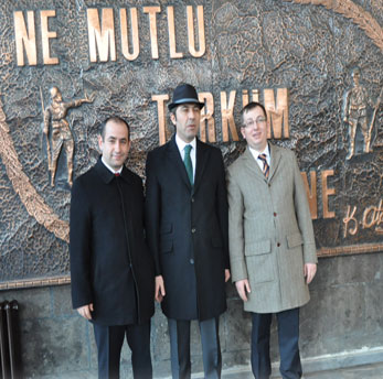 Vali yardımcılarının isimlerini kullanarak dolandırıyorlar