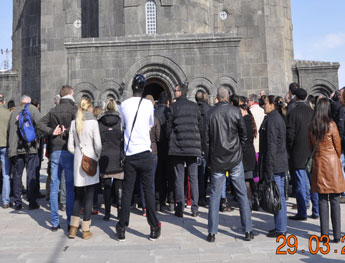 ASKERİ ATEŞELER KARS’A ÇIKARMA YAPTI