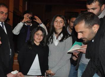 ROSENBERGLER ÖLMEMELİ" NEDEN GÖSTERİMDEN KALDIRILDI?