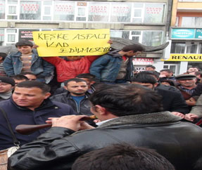 Kars'ta Yol Protestosu