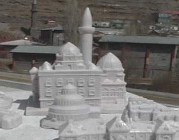 Kars'ta Çoban heykeltıraş iş başında