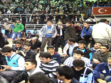 Kur’an sevgisi salona sığmadı