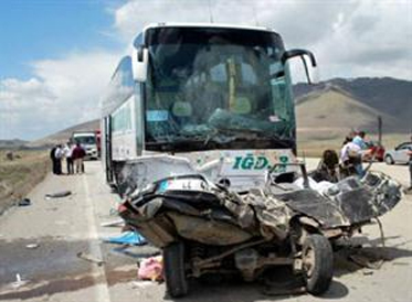 Sarıkamış Dönüşü Trafik Kazası: 2 Ölü