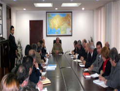 KARS VALİSİ AHMET KARA'DAN KAMU AMİRLERİNE UYARILAR