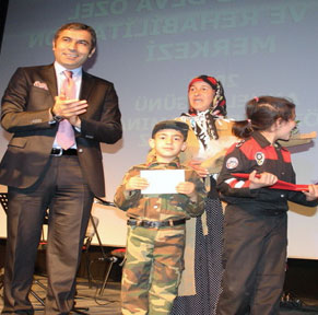 Kadir’in annesi Kars’ta yılın annesi