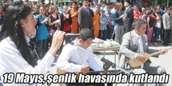 19 Mayıs, şenlik havasında kutlandı