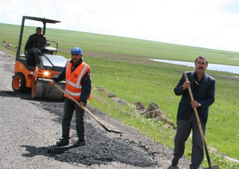 Akyaka Yoluna Yama Atıldı