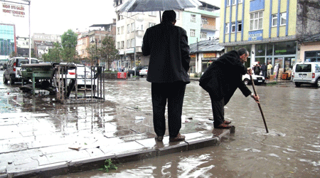 Kars Yağmura Teslim