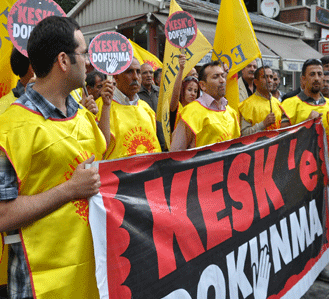 Yağmur Altında KESK'e Dokunma Protestosu