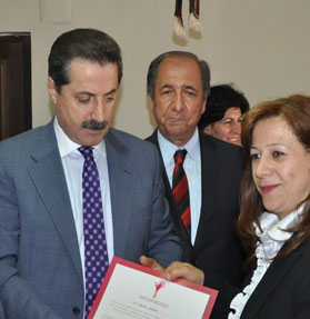 Bakan Çelik,  Heybe ve Kilim Kursunu Ziyaret Etti