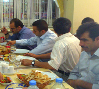 Kars Kur’an Kursu öğrencilerine iftar yemeği
