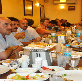 Esnaf ve Sanatkârlar Odasından iftar yemeği