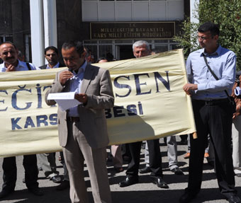 4+4+4 yeni eğitim sistemi, Kars’ta da siyah çelenkle protesto edildi