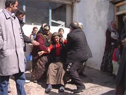 Evi yanan kadının yürek burkan feryadı