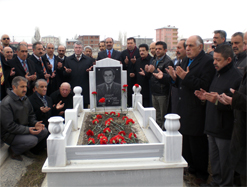 Merhum Gazeteci Öner Daşdelen anıldı