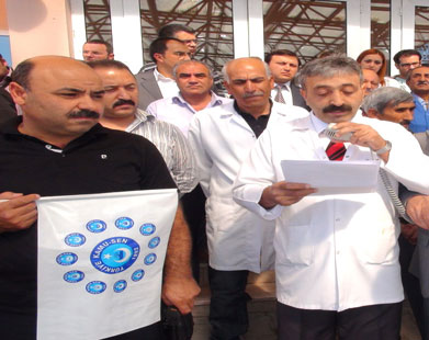 Kars'ta Sağlıkçılardan Teröre Tepki