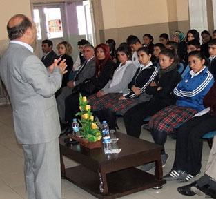 Sarıkamışlı öğrencilere deprem konferansı