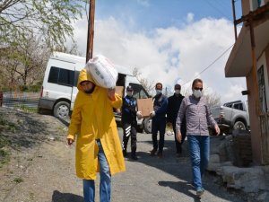 Hakkari'de Vefa Sosyal Destek Grubu 3 bin kişiye yardım eli uzattı