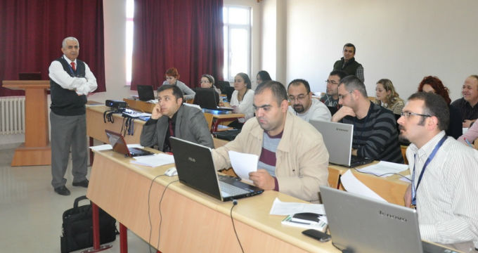 KAÜ'de İstatistik Program Eğitimi