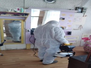 Tuşba'da kuaför salonları dezenfekte edildi