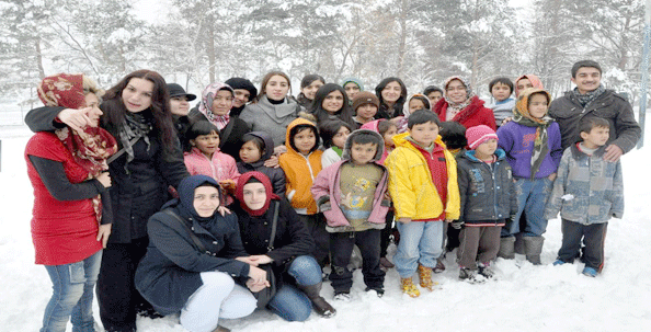 Afganlara KAÜ'nün Desteği Sürüyor