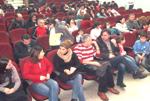 Oğlum Bak Git! Kars’ta sahnelendi