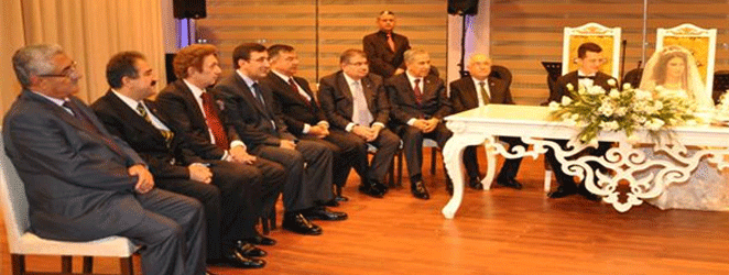 Devletin Zirvesi Düğünde Buluştu